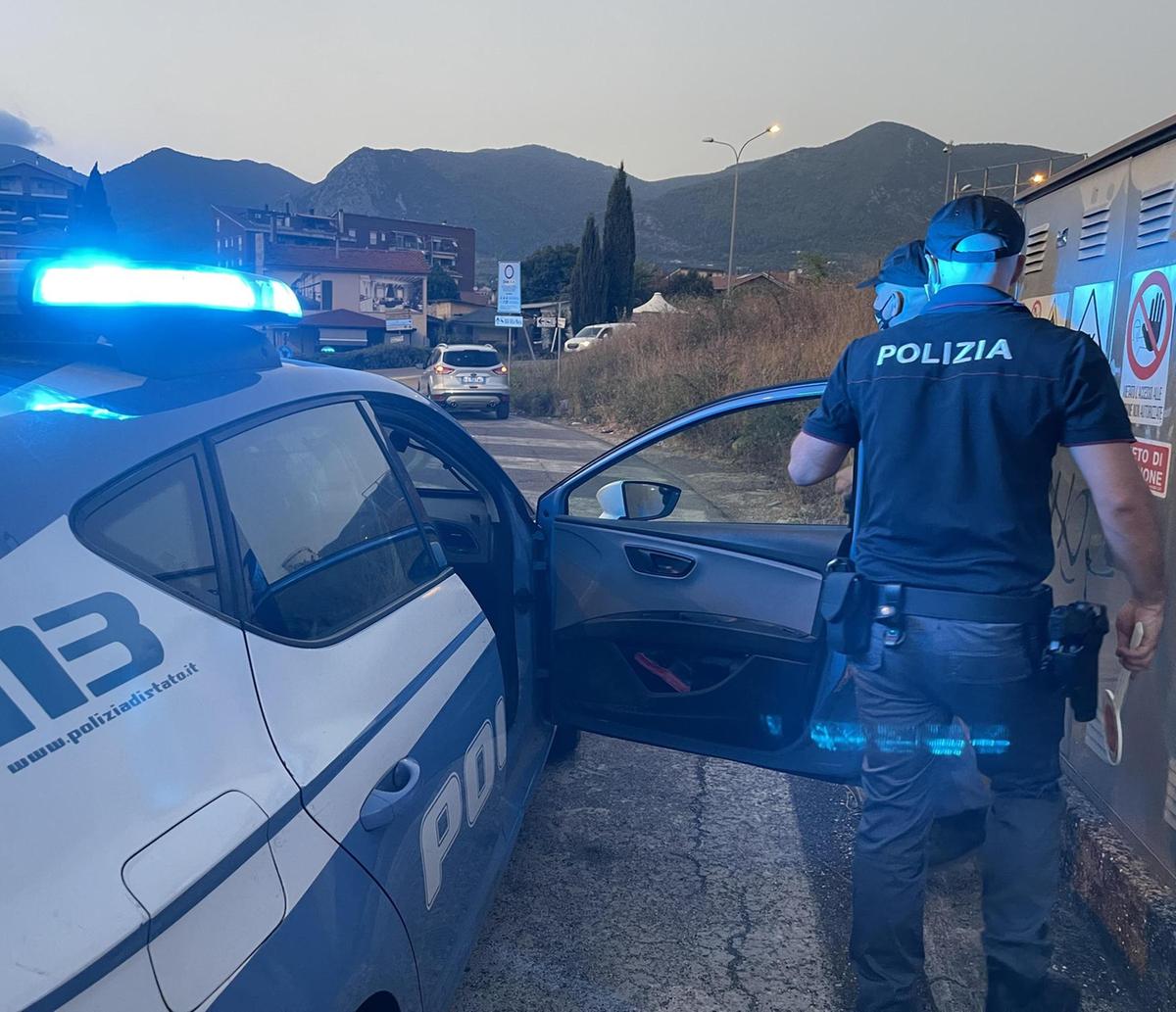 Inseguimento e cattura tra sorpassi e incidenti Inseguimento e cattura tra sorpassi e incidenti