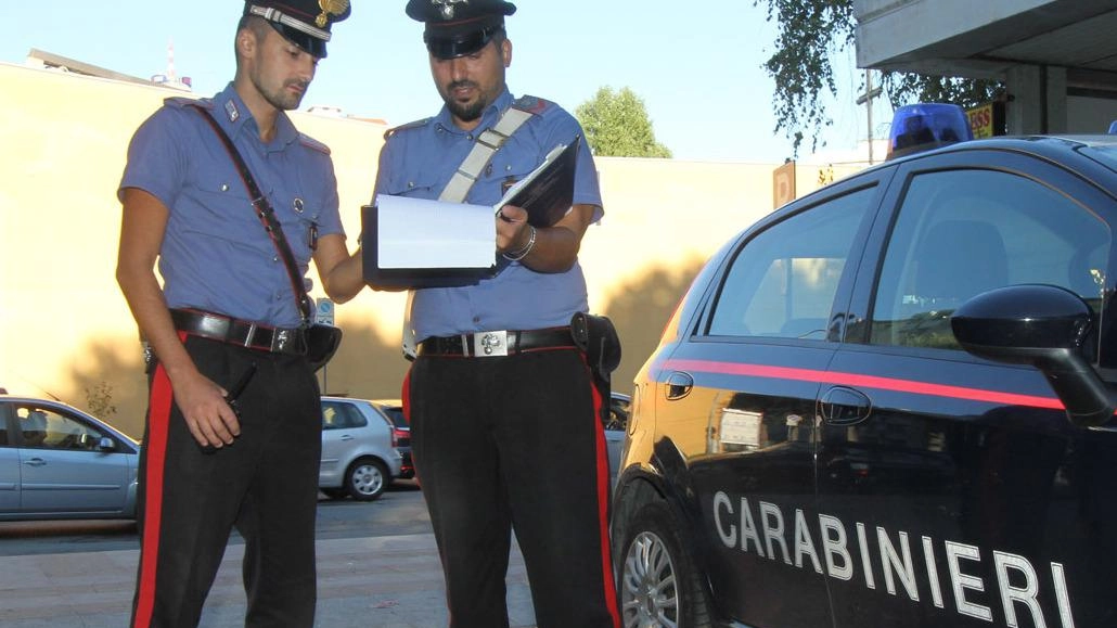 I carabinieri hanno fermato un cinquantenne. L’operazione è nata anche dalle segnalazioni dei cittadini. Ora i residenti ringraziano: "Esempio positivo di collaborazione, una risposta concreta ai problemi". I carabinieri hanno fermato un cinquantenne. L’operazione è nata anche dalle segnalazioni dei cittadini. Ora i residenti ringraziano: "Esempio positivo di collaborazione, una risposta concreta ai problemi".
