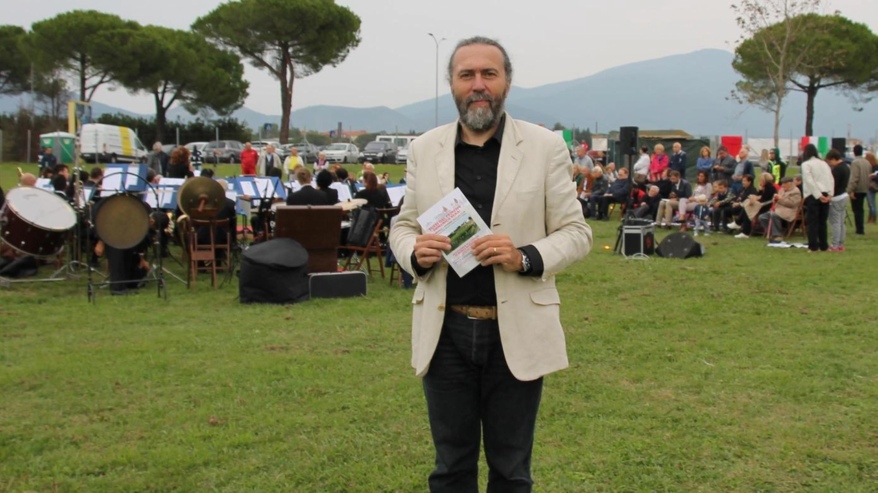 Riccardo Buscemi,. presidente dell’associazione culturale «Il Mosaico» durante una precedente iniziativa Riccardo Buscemi,. presidente dell’associazione culturale «Il Mosaico» durante una precedente iniziativa