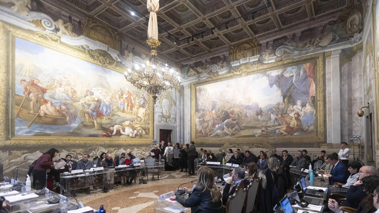 Pisa al Centro conferma la posizione del "no ad una proposta esclusivamente simbolica", Trapani (Pd) lo attacca: "Vi fate dettare la linea dalla Lega). E no alla mozione Auletta sul referendum di iniziativa popolare. Pisa al Centro conferma la posizione del "no ad una proposta esclusivamente simbolica", Trapani (Pd) lo attacca: "Vi fate dettare la linea dalla Lega). E no alla mozione Auletta sul referendum di iniziativa popolare.