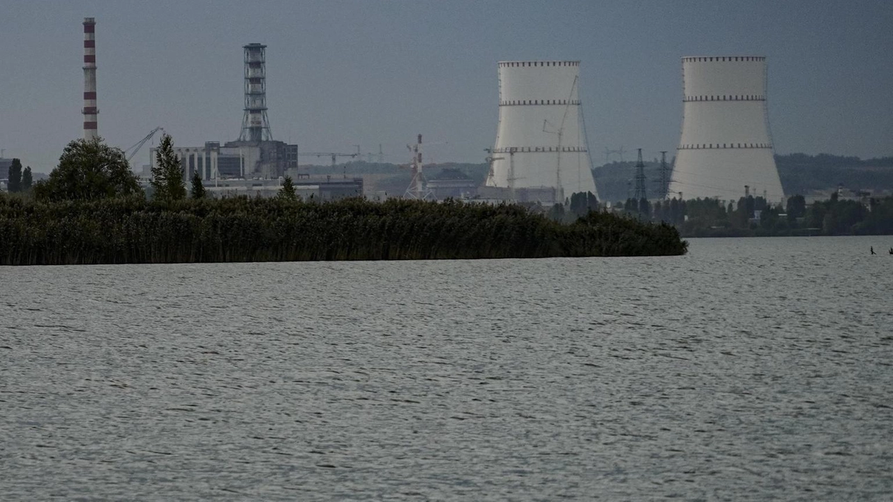 Centrale: 'Nessun rischio radioattività né feriti o vittime' Centrale: 'Nessun rischio radioattività né feriti o vittime'