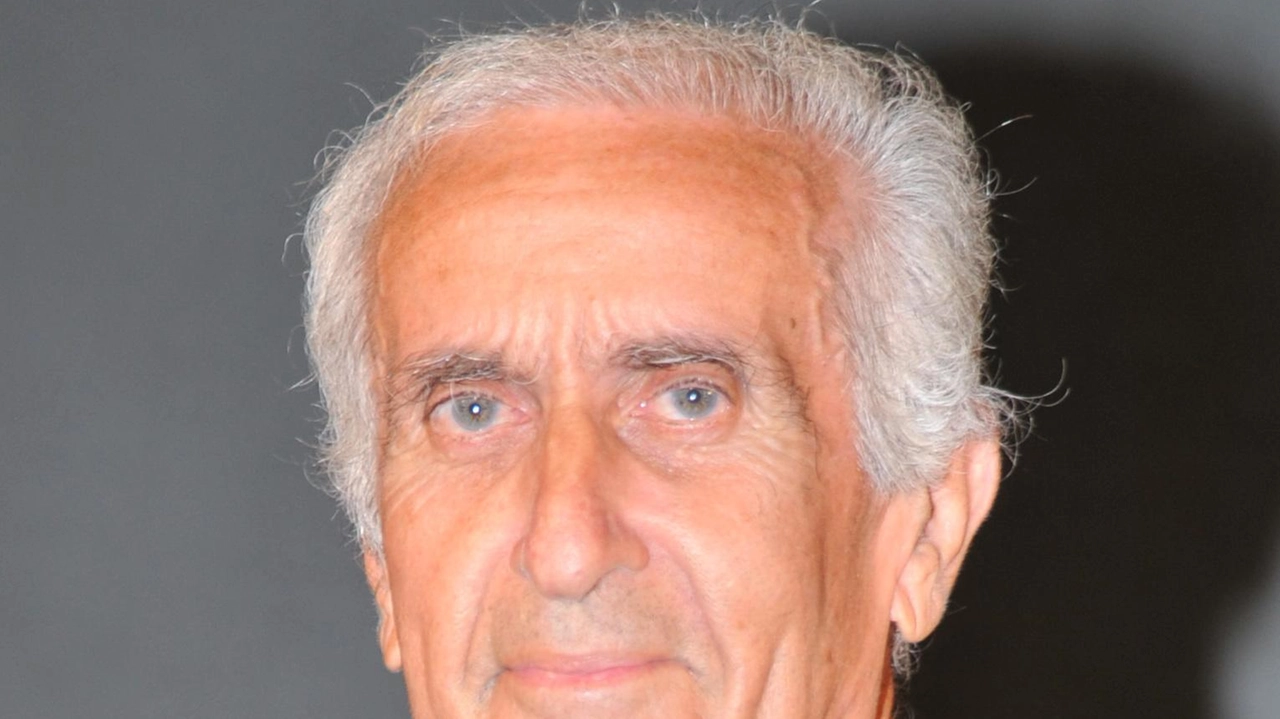 FOLLONICA Educatore, scrittore e grandissimo sportivo. Neanche con brutto male con cui ha convissuto a lungo lo aveva fermato del seguire... FOLLONICA Educatore, scrittore e grandissimo sportivo. Neanche con brutto male con cui ha convissuto a lungo lo aveva fermato del seguire...