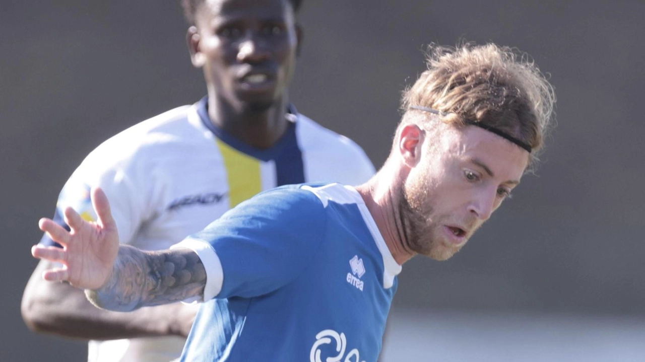 Il tecnico Magrini ha convocato 23 giocatori per la sfida contro il San Donato. Assenti Hagbe, Semprini e Carbè. Possibile formazione con Tirelli in porta, Morosi o Zichella in difesa e Candido o Boccardi in attacco. Il tecnico Magrini ha convocato 23 giocatori per la sfida contro il San Donato. Assenti Hagbe, Semprini e Carbè. Possibile formazione con Tirelli in porta, Morosi o Zichella in difesa e Candido o Boccardi in attacco.