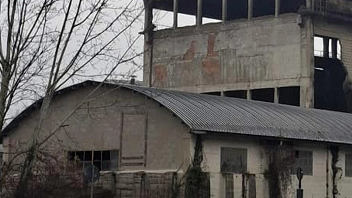 L’area dell’ex cementificio Sacci. si estende per circa otto ettari tra. Chiusi della Verna e Bibbiena L’area dell’ex cementificio Sacci. si estende per circa otto ettari tra. Chiusi della Verna e Bibbiena