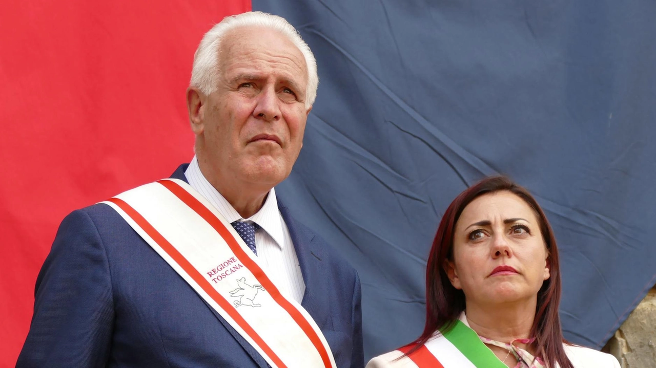 Il presidente della Regione Giani insieme alla sindaca di Lucignano Roberta Casini, tra i probabili candidati nella lista del Pd Il presidente della Regione Giani insieme alla sindaca di Lucignano Roberta Casini, tra i probabili candidati nella lista del Pd