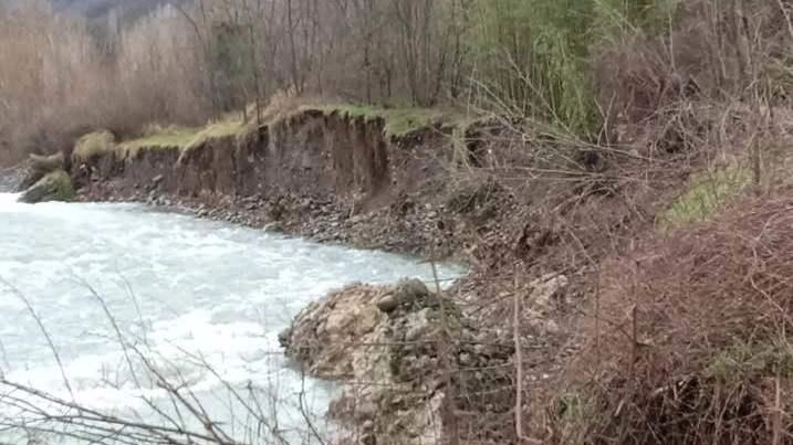 I danni causati dal passaggio del Magra agli argini nella zona dei Chioschi e la preoccupazione della comunità