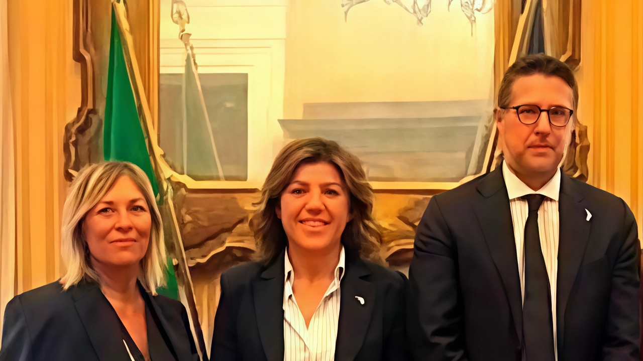 Giordana Giordini, Tiziana Nisini insieme al sottosegretario all’Interno Nicola Molteni Giordana Giordini, Tiziana Nisini insieme al sottosegretario all’Interno Nicola Molteni