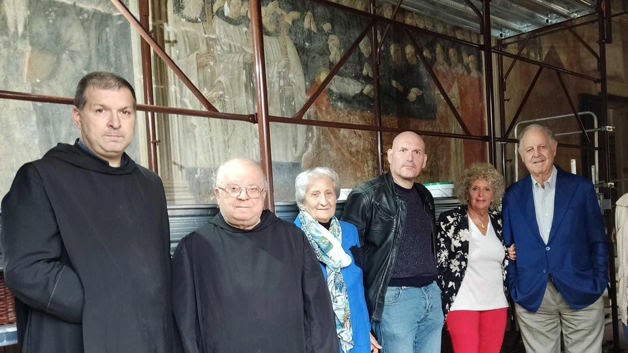 Iniziati i lavori di restauro per il ciclo di affreschi dedicato a San Benedetto a Badia a Passignano, grazie al progetto "Adotta un affresco" promosso da mecenati locali e aziende. Iniziati i lavori di restauro per il ciclo di affreschi dedicato a San Benedetto a Badia a Passignano, grazie al progetto "Adotta un affresco" promosso da mecenati locali e aziende.