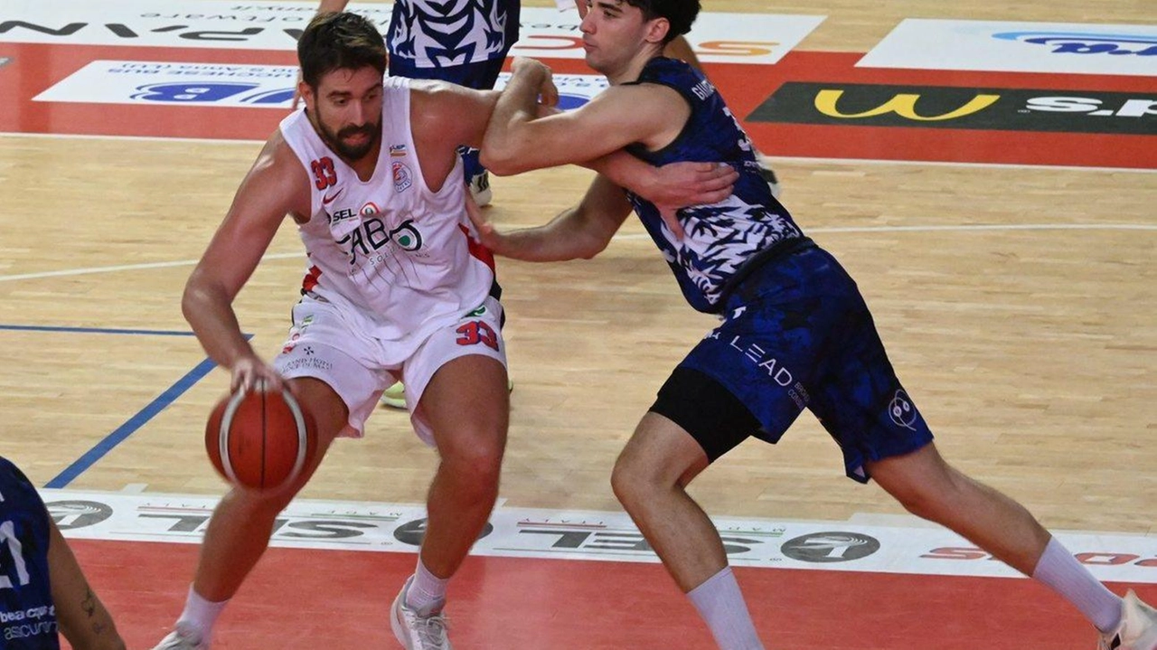 Giorgio Sgobba ha medie di 13,3 punti e 5,4 rimbalzi in 21 minuti di media (Alcide) Giorgio Sgobba ha medie di 13,3 punti e 5,4 rimbalzi in 21 minuti di media (Alcide)