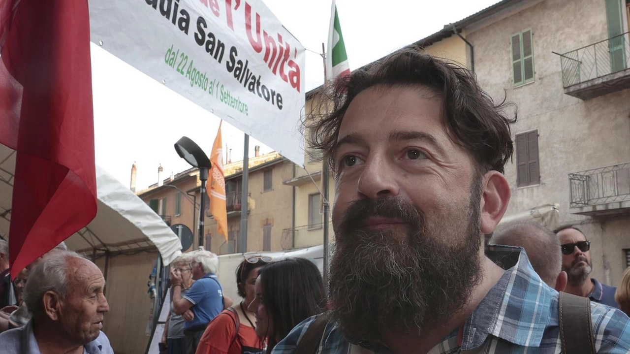 Il segretario provinciale del Pd Andrea Valenti, qui alla Festa de l’Unità di Abbadia San Salvatore in occasione dell’incontro con Elly Schlein Il segretario provinciale del Pd Andrea Valenti, qui alla Festa de l’Unità di Abbadia San Salvatore in occasione dell’incontro con Elly Schlein