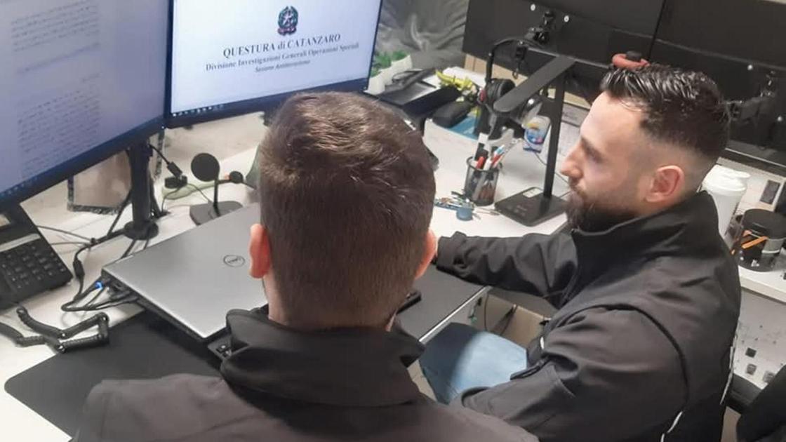 https://www.lanazione.it/image-service/view/acePublic/alias/contentid/OWM2YTFiMjYtNTk2NS00/0/terroristi-in-calzoni-corti-il-blitz-nazionale-di-polizia-coinvolge-qui-tre-minorenni.jpeg?f=16:9&w=1200&h=630