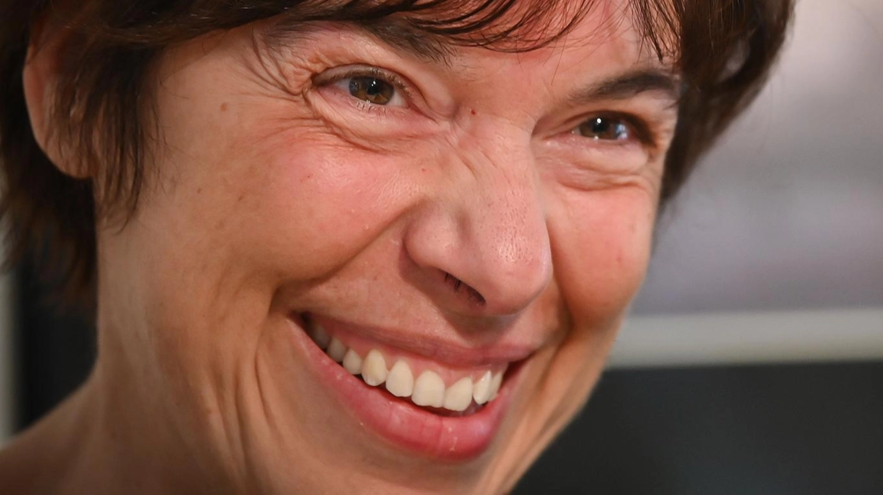 Laura Santi, cinquant’anni, ha deciso per il suicidio assistito dopo l’aggravarsi della sclerosi multipla da cui era affetta da venticinque anni Laura Santi, cinquant’anni, ha deciso per il suicidio assistito dopo l’aggravarsi della sclerosi multipla da cui era affetta da venticinque anni