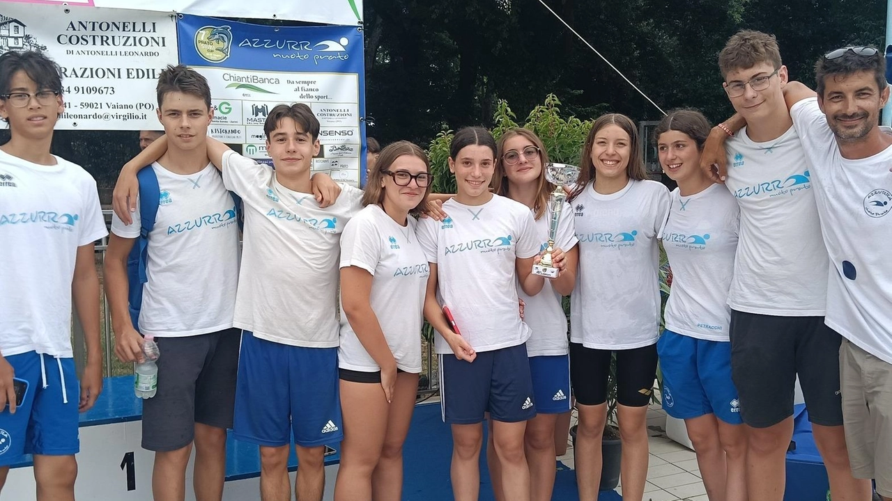 L’Azzurra festeggia il quarto posto alla Swim Cup. La manifestazione ha portato alla Colzi Martini quasi cinquecento atleti L’Azzurra festeggia il quarto posto alla Swim Cup. La manifestazione ha portato alla Colzi Martini quasi cinquecento atleti