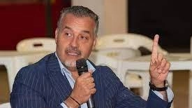 Il sindaco Leonardo Fornaciari ha già dichiarato di opporsi in tutti i modi consentiti, in ossequio al mantra: «Ok alle energie rinnovabili ma non ovunque» Il sindaco Leonardo Fornaciari ha già dichiarato di opporsi in tutti i modi consentiti, in ossequio al mantra: «Ok alle energie rinnovabili ma non ovunque»