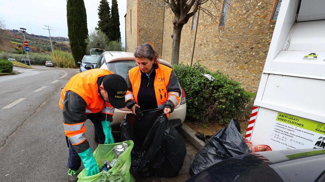 Raccolta dei rifiuti, l’assessore Sonia Boldrini tira le somme dei primi sei mesi . Fra le iniziative in cantiere: aprire sportelli dedicati nel capoluogo e a Staffoli. Raccolta dei rifiuti, l’assessore Sonia Boldrini tira le somme dei primi sei mesi . Fra le iniziative in cantiere: aprire sportelli dedicati nel capoluogo e a Staffoli.