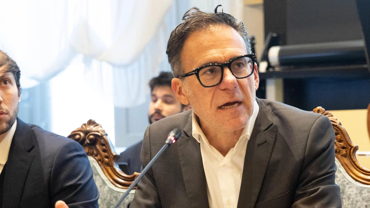 Valutazioni in attesa della convergenza . Proposta una convention a Pisa a fine febbraio. Valutazioni in attesa della convergenza . Proposta una convention a Pisa a fine febbraio.