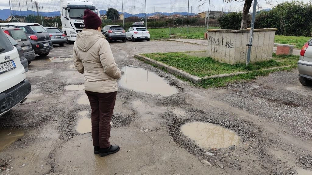 Così si presenta oggi l’area di via Alfieri, a Stazione. Grazie ai due contributi l’intervento è interamente finanziato senza aggiungere risorse del Comune Così si presenta oggi l’area di via Alfieri, a Stazione. Grazie ai due contributi l’intervento è interamente finanziato senza aggiungere risorse del Comune