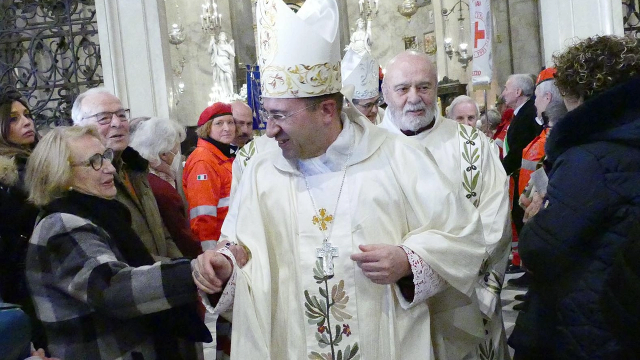 Il vescovo Migliavacca presiedierà i riti solenni. In alto: il cardinale Bassetti Il vescovo Migliavacca presiedierà i riti solenni. In alto: il cardinale Bassetti