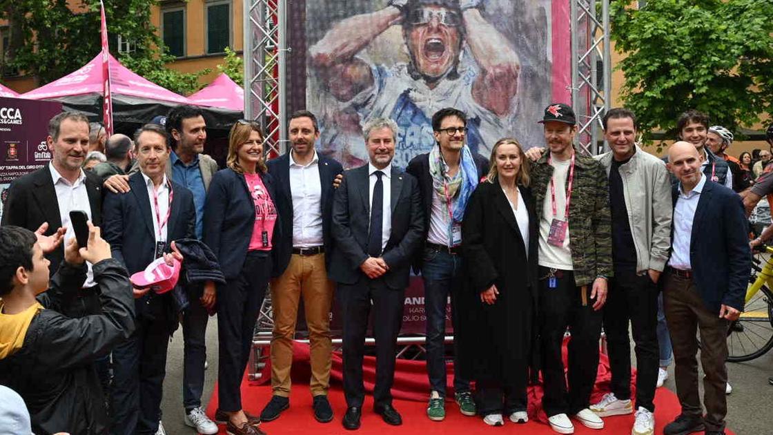 L’omaggio di Kopinski a Petacchi. Anche l’arte corre sulle due ruote