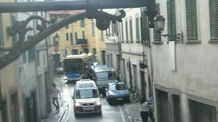Giorni da bollino rosso per la viabilità cittadina. Da lunedì 28 luglio al 29 agosto il tratto di via Santa... Giorni da bollino rosso per la viabilità cittadina. Da lunedì 28 luglio al 29 agosto il tratto di via Santa...