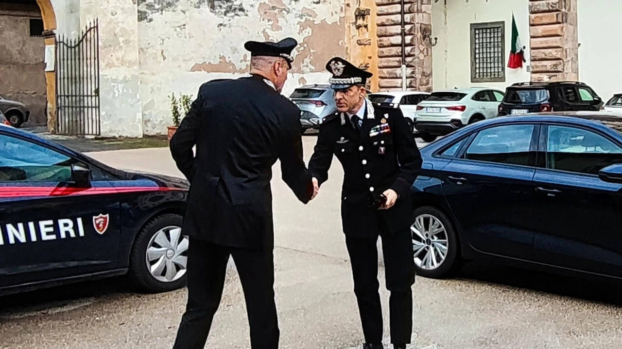Il Generale di Brigata Lorenzo Falferi, Comandante della Legione Carabinieri Toscana, ha fatto visita al Comando Provinciale dei Carabinieri di... Il Generale di Brigata Lorenzo Falferi, Comandante della Legione Carabinieri Toscana, ha fatto visita al Comando Provinciale dei Carabinieri di...