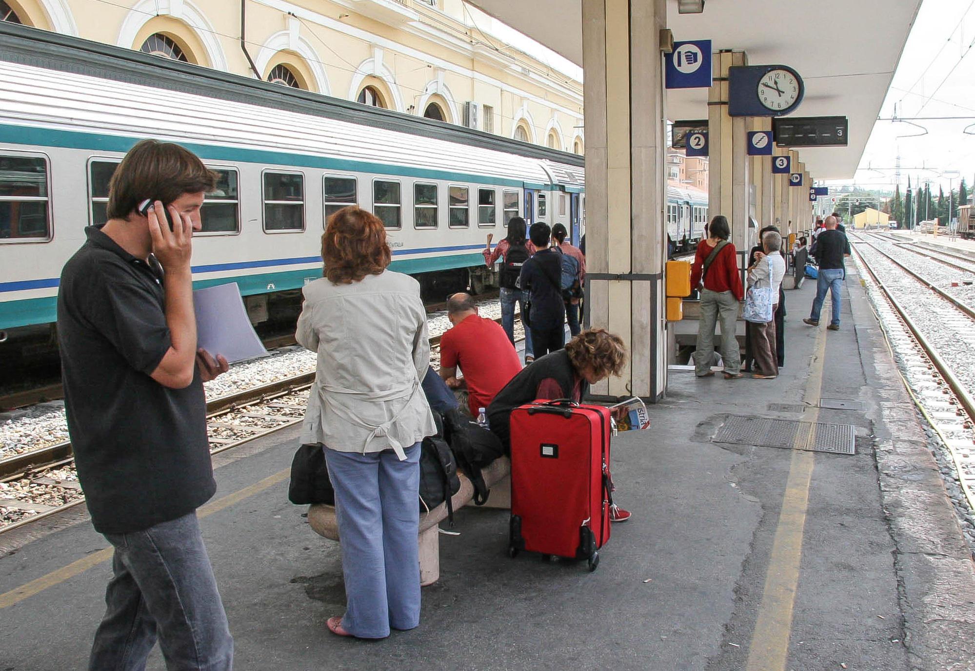 Treni, estate bollente. Sconti e agevolazioni. Trenitalia dice "no"