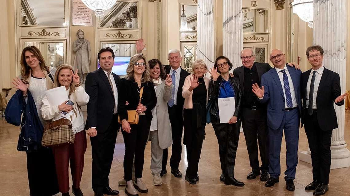 L'Accademia Musicale Chigiana e il Soroptimist International Club di Siena si incontrano per discutere dei progressi degli ultimi 10 anni e delle future attività, inclusa la partnership per borse di studio.
