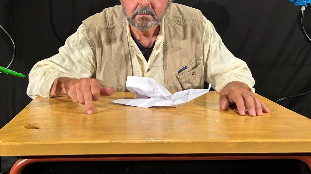 Silvano Antonelli in scena con il suo “Piccoli principi e principesse“, che sarà domani pomeriggio al Teatro Regina Margherita di Marcialla Silvano Antonelli in scena con il suo “Piccoli principi e principesse“, che sarà domani pomeriggio al Teatro Regina Margherita di Marcialla