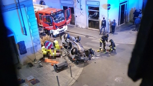 La scena dell'incidente accaduto a Firenze in via Gioberti e in cui ha perso la vita Lorenzo Brogioni