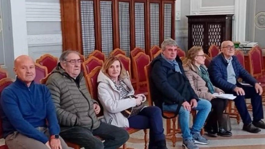 Una delegazione dei residenti del quartiere di Albinia «Casa Brancazzi» quando furono ricevuti dal prefetto di Grosseto, Paola Berardino Una delegazione dei residenti del quartiere di Albinia «Casa Brancazzi» quando furono ricevuti dal prefetto di Grosseto, Paola Berardino