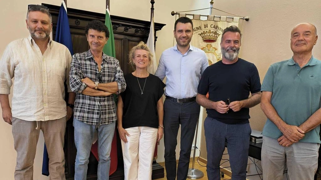 Il sindaco di Capannori, Giordano Del Chiaro, durante l’incontronegli uffici del Palazzo Pubblico con i rappresentanti delle organizzazioni sindacali Il sindaco di Capannori, Giordano Del Chiaro, durante l’incontronegli uffici del Palazzo Pubblico con i rappresentanti delle organizzazioni sindacali