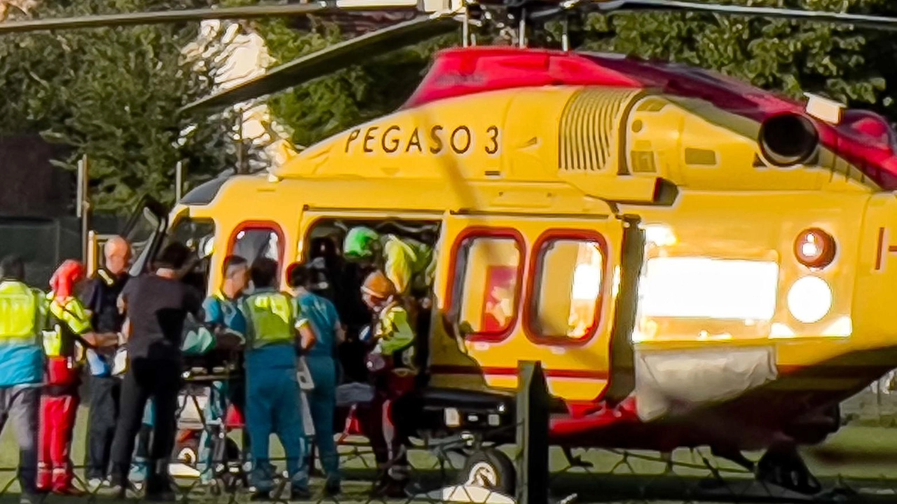 EMPOLI Emergenza sanitarie: ancora assente una piazzola per l’atterraggio notturno dell’elisoccorso a Empoli. A sollevare il problema nell’ultimo consiglio comunale... EMPOLI Emergenza sanitarie: ancora assente una piazzola per l’atterraggio notturno dell’elisoccorso a Empoli. A sollevare il problema nell’ultimo consiglio comunale...