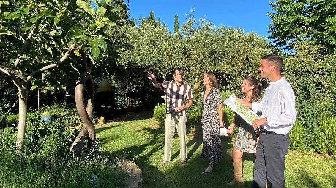 Domani pomeriggio è prevista la passeggiata con vista al giardino EDV Garden Domani pomeriggio è prevista la passeggiata con vista al giardino EDV Garden