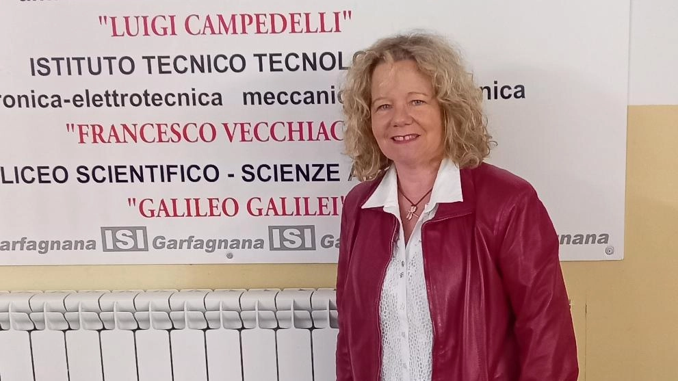 CASTELNUOVO A Castelnuovo, lunedì, dalle 14.30 alle 17.30, presso l’aula magna dell’Isi Garfagnana, guidato dalla dirigente scolastica Mila Berchiolli (foto),...
