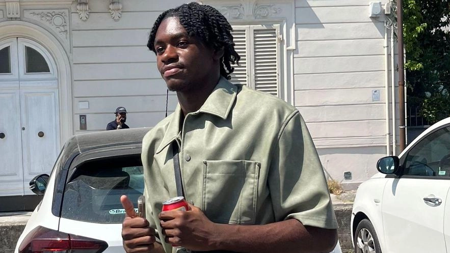 Kandje Mbambi è arrivato nella giornata di ieri a Pisa, pronto a iniziare la propria avventura in Italia Kandje Mbambi è arrivato nella giornata di ieri a Pisa, pronto a iniziare la propria avventura in Italia