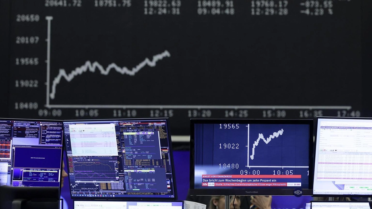Le Borse europee avanzano con Milano, Parigi e Madrid in testa, mentre il petrolio scende e il gas sale sui timori geopolitici. Le Borse europee avanzano con Milano, Parigi e Madrid in testa, mentre il petrolio scende e il gas sale sui timori geopolitici.