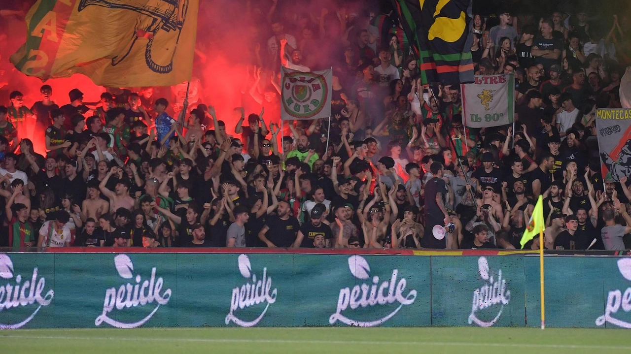 Tifosi rossoverdi. col fiato sospeso, tra club in vendita e mercato di uscite