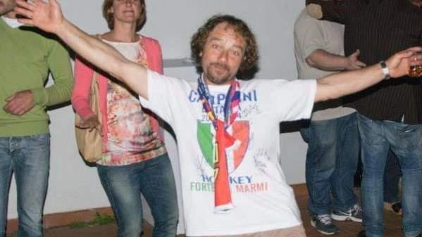 Federico Bresciani aveva 51 anni e una figlia adolescente. Lavorava col padre e il fratello in una ditta edile e ha affrontato la malattia con coraggio Federico Bresciani aveva 51 anni e una figlia adolescente. Lavorava col padre e il fratello in una ditta edile e ha affrontato la malattia con coraggio
