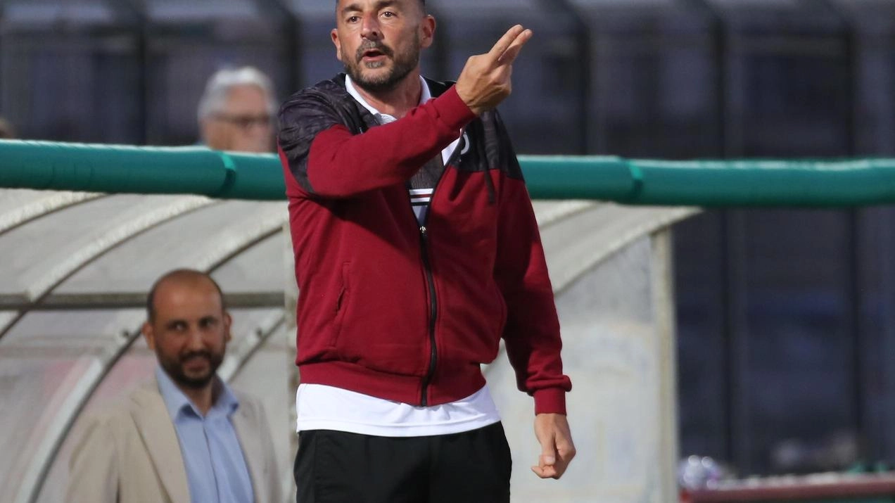 Riccardo Martinelli è comprensibilmente giù di morale. Questo 1-2 col Campobasso, che ricorda lo 0-1 con l’Arezzo (sconfitta nei minuti... Riccardo Martinelli è comprensibilmente giù di morale. Questo 1-2 col Campobasso, che ricorda lo 0-1 con l’Arezzo (sconfitta nei minuti...