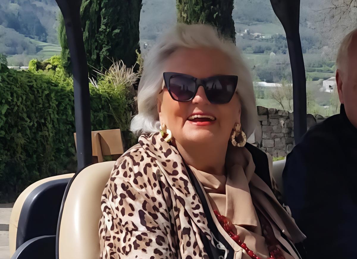 https://www.lanazione.it/image-service/view/acePublic/alias/contentid/OWQzZDY0NDQtM2I0Mi00/0/si-abbassa-la-saracinesca-sulla-bottegaccia.jpeg?f=1.91:1&w=1200