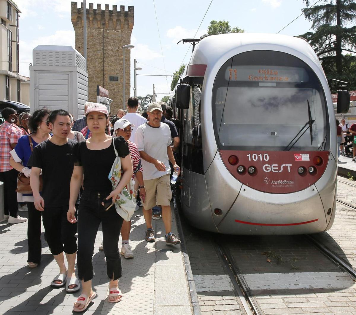 Abbonamenti scontati per bus, tram e treni. Risolti i problemi con il sistema Android Abbonamenti scontati per bus, tram e treni. Risolti i problemi con il sistema Android