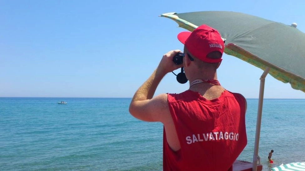 Il turista è stato soccorso dai bagnini Il turista è stato soccorso dai bagnini