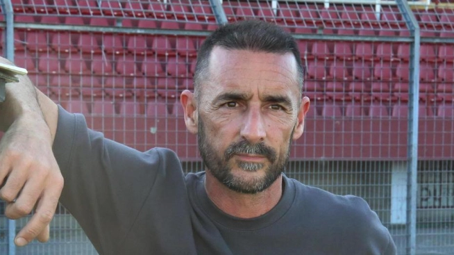 Il tecnico del Pontedera Agostini. Per la squadra granata un debutto stagionale con vittoria Il tecnico del Pontedera Agostini. Per la squadra granata un debutto stagionale con vittoria