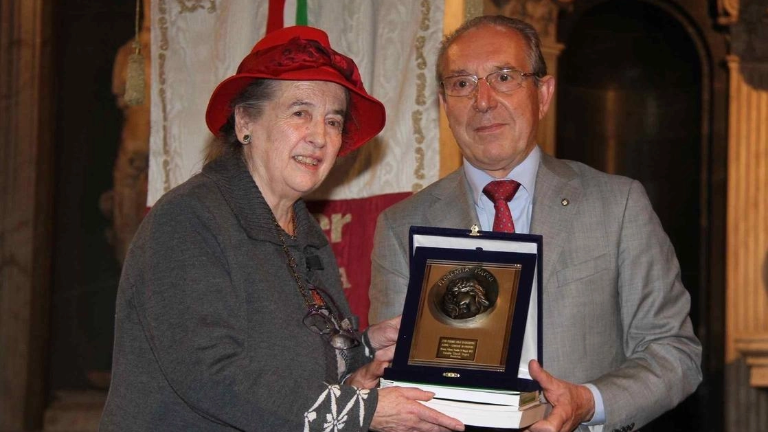 Amalia Ciardi Duprè, scultrice di grande talento e impegno civile, lascia un'eredità artistica e umana straordinaria. Il suo percorso segnato dalla passione per la scultura e dall'impegno sociale viene ricordato con ammirazione dalla famiglia e dalla comunità artistica. Amalia Ciardi Duprè, scultrice di grande talento e impegno civile, lascia un'eredità artistica e umana straordinaria. Il suo percorso segnato dalla passione per la scultura e dall'impegno sociale viene ricordato con ammirazione dalla famiglia e dalla comunità artistica.