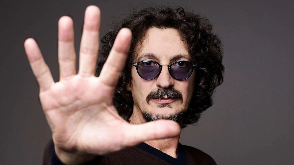 L’evento chiude oggi a Foiano il Book Festival. Il cantautore e compositore a tu per tu con il pubblico L’evento chiude oggi a Foiano il Book Festival. Il cantautore e compositore a tu per tu con il pubblico