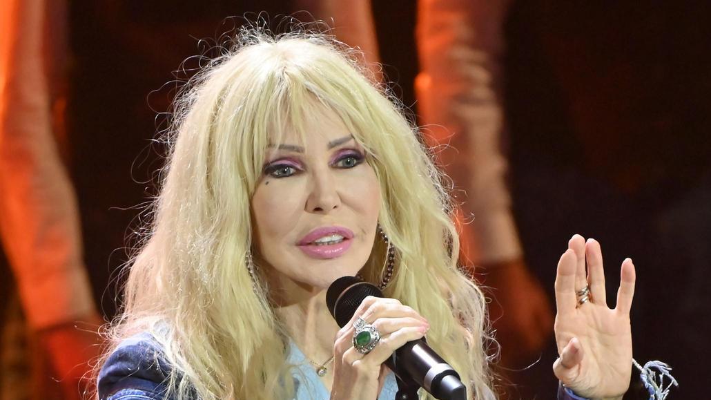 Noche de Ivana Spagna, entretenimiento con Regera