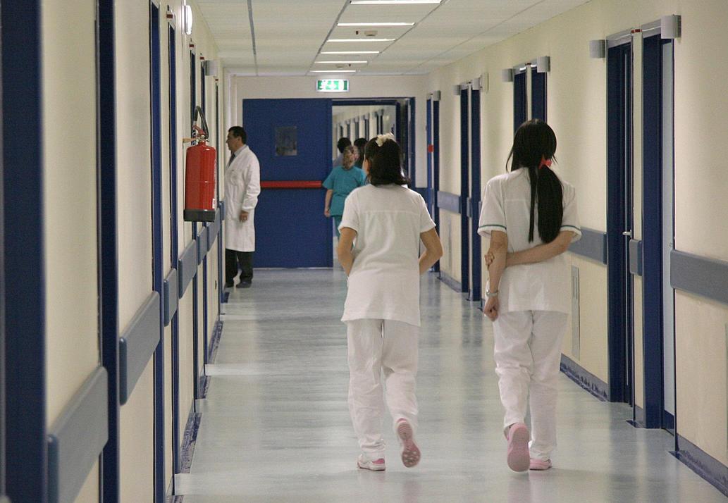 https://www.lanazione.it/image-service/view/acePublic/alias/contentid/OWU0YWVkZDItZTkxZC00/0/sanita-le-liste-di-attesa-piu-soldi-ai-medici-visite-stabilire-i-tempi.jpeg