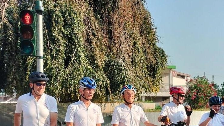 Dieci ciclisti da Milano a Foggia per sensibilizzare l’opinione pubblica Dieci ciclisti da Milano a Foggia per sensibilizzare l’opinione pubblica