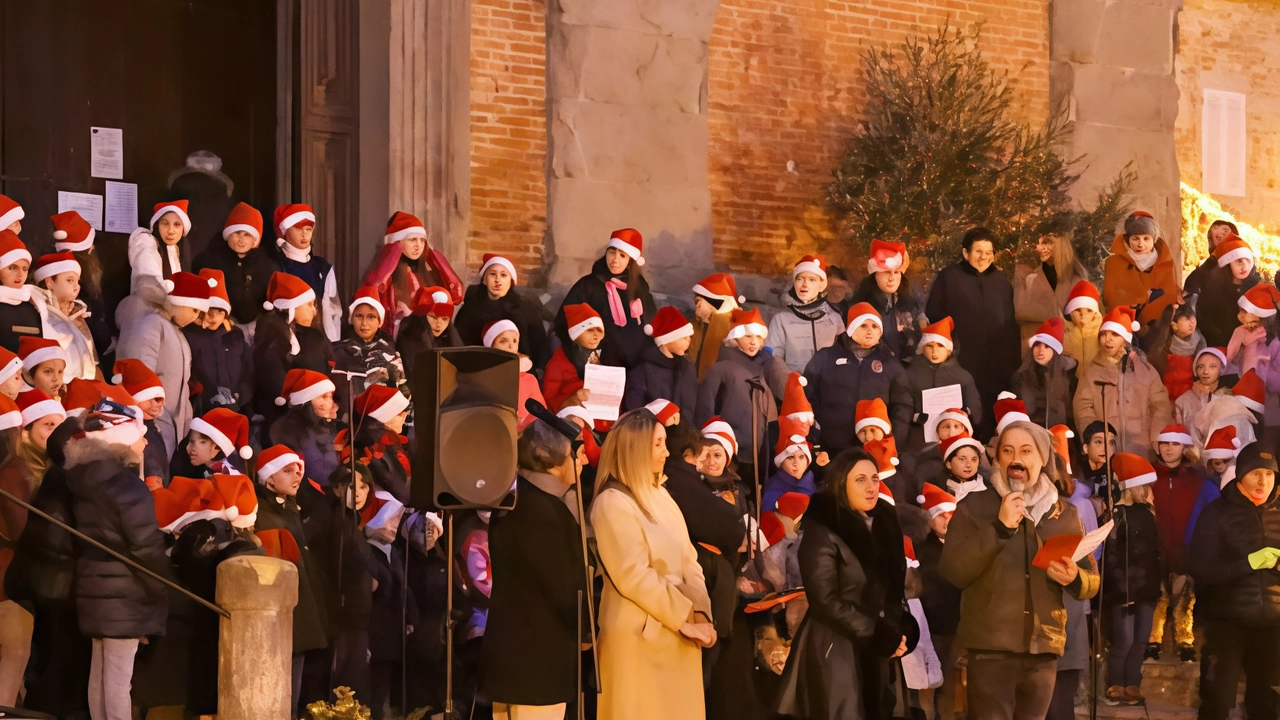 Ad animare la piazza ci saranno stornelli e balli del Gruppo Folcloristico di Lucignano, che coinvolgeranno il pubblico nelle danze tradizionali Ad animare la piazza ci saranno stornelli e balli del Gruppo Folcloristico di Lucignano, che coinvolgeranno il pubblico nelle danze tradizionali