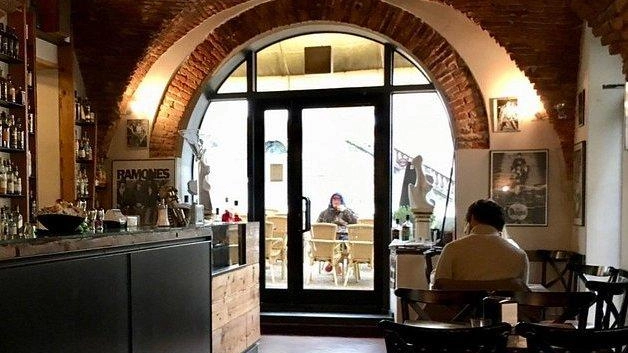 Stefano Nardin ha deciso di prendersi una pausa. "Ora mi dedico a mio figlio". Lo storico locale rilevato da una coppia di imprenditori. Salvi i posti di lavoro. Stefano Nardin ha deciso di prendersi una pausa. "Ora mi dedico a mio figlio". Lo storico locale rilevato da una coppia di imprenditori. Salvi i posti di lavoro.
